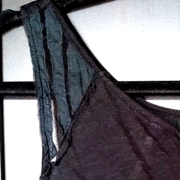 Abstract Tank blouse - Picture 3 of 3